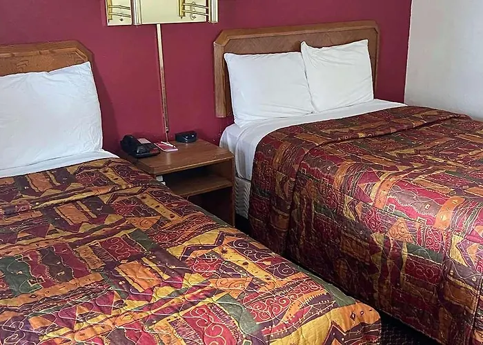 Travelodge By Wyndham Willowbrook Il