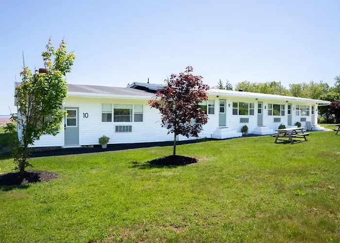 The Breeze Motel