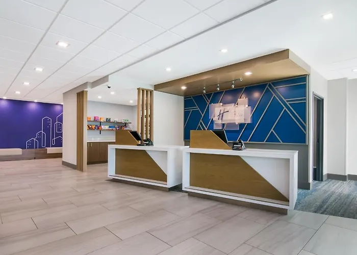 Holiday Inn Express & Suites - Springdale - Fayetteville Area