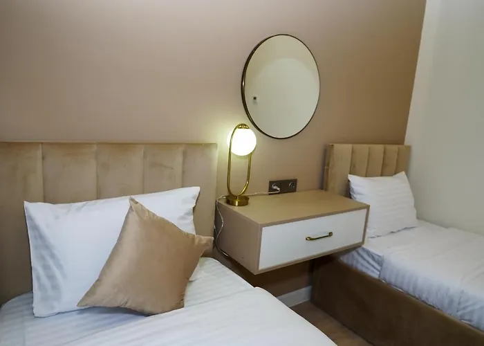 B&M Hotel