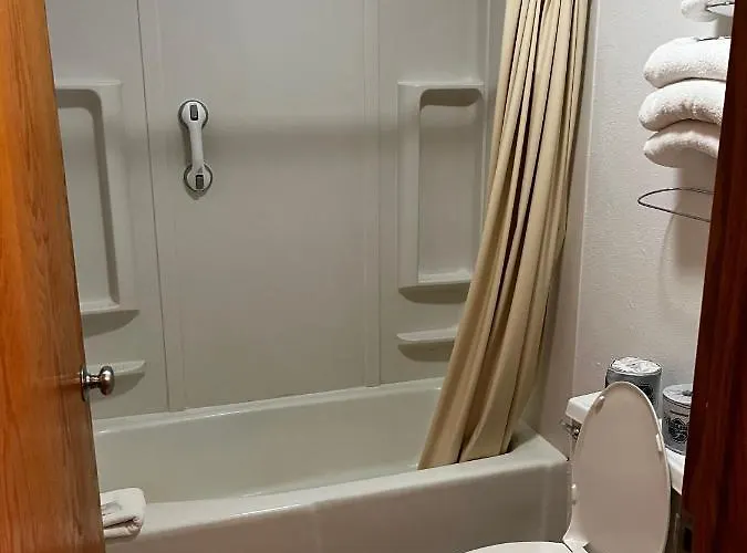 Furnas County Lodging