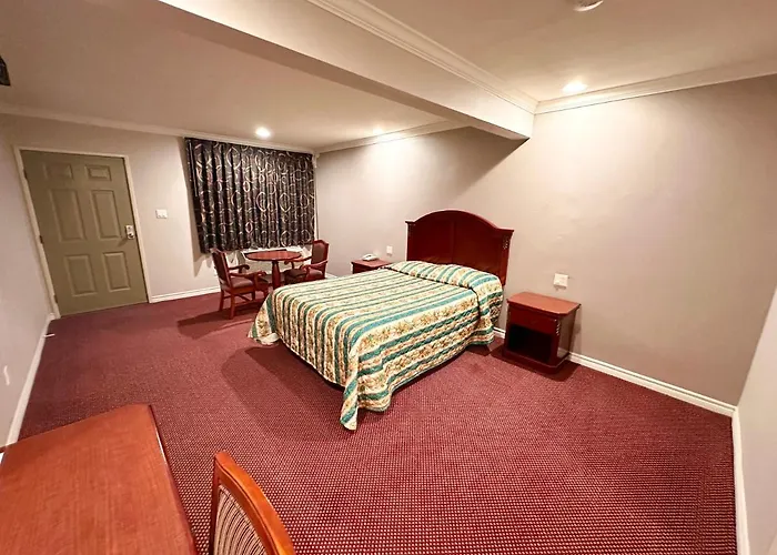 Tropic West Motel
