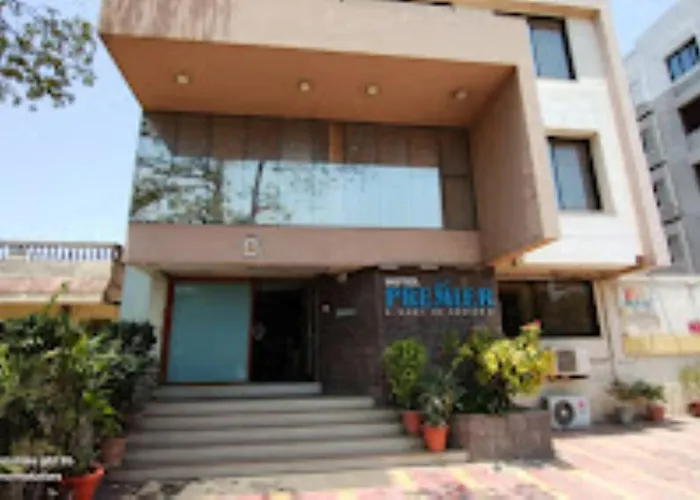 Hotel Premier - Hotel In Saket Society Bhusawal