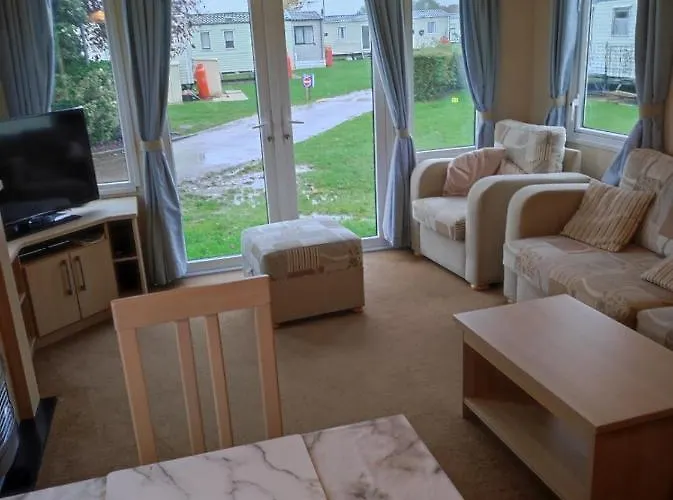 Dovercourt Holiday Park Swift Johnson Low Road Harwich Essex Co12 3Tz