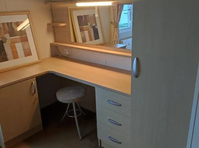 Dovercourt Holiday Park Swift Johnson Low Road Harwich Essex Co12 3Tz