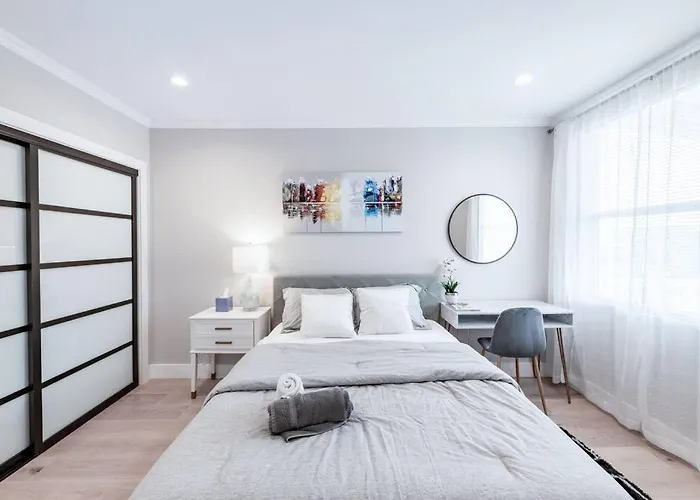Modern 4Br Upper Unit Private Rooftop 30 Days