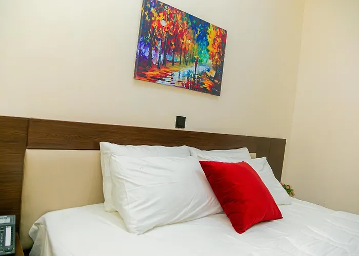 Fragrance Apartments And Suites