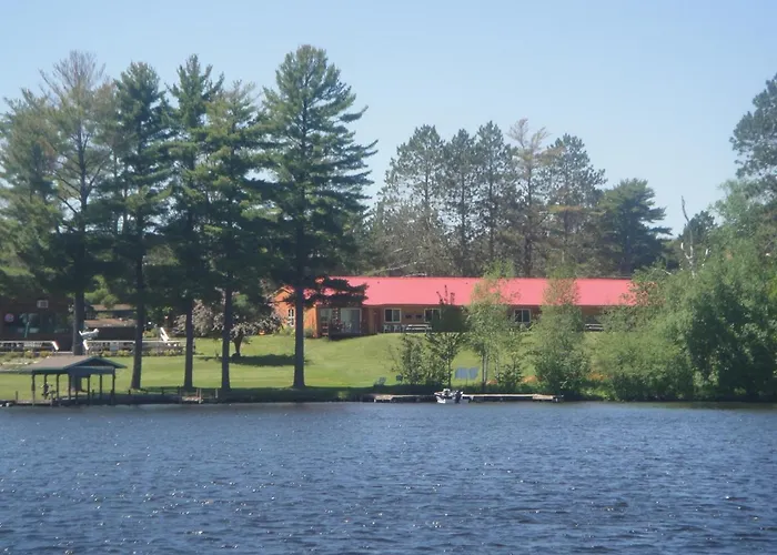 Hiawatha Lodge Inn