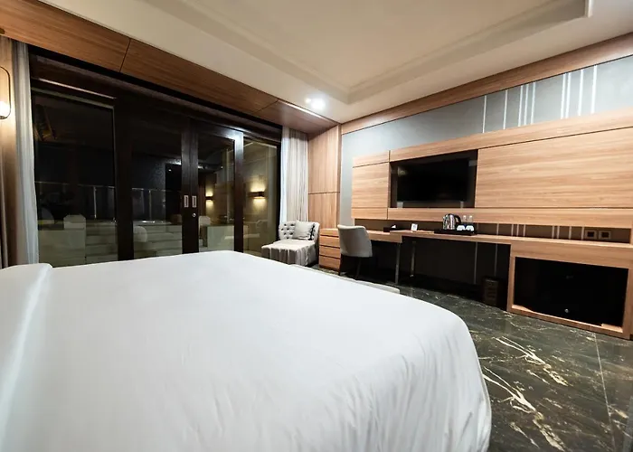 Prakerti Bhuana Hotel