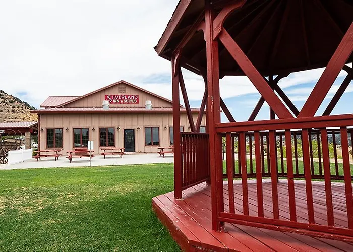 Silverland Inn