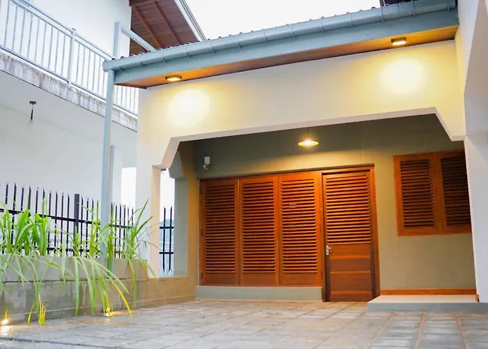 Chariot Square