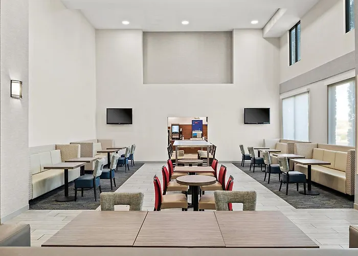 Holiday Inn Express Hotel & Suites Twentynine Palms By Ihg