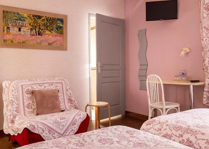Hotel De Lion Sur Mer