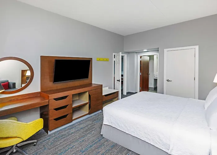 Hampton Inn & Suites Tulsa-Woodland Hills