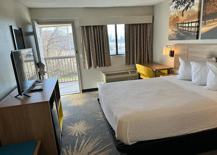 Days Inn By Wyndham Cloverdale Greencastle