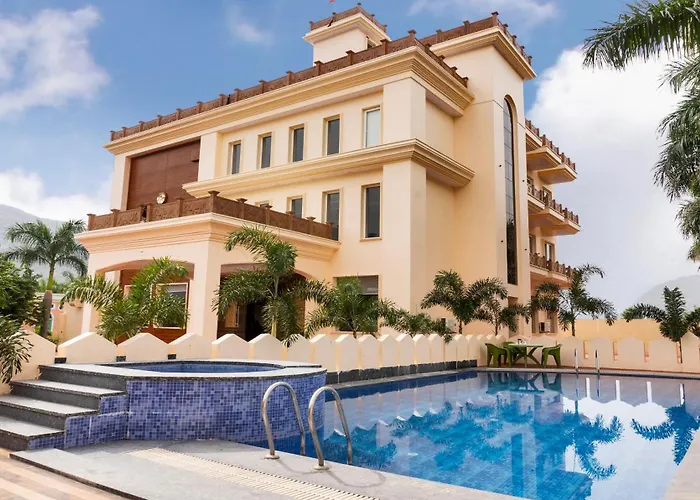 Treebo Premium Royal Amar With Mountain View And Swimming Pool