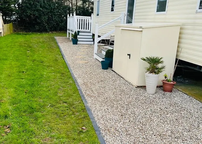 Shell Beach Holiday Home Mersea Coopers Beach