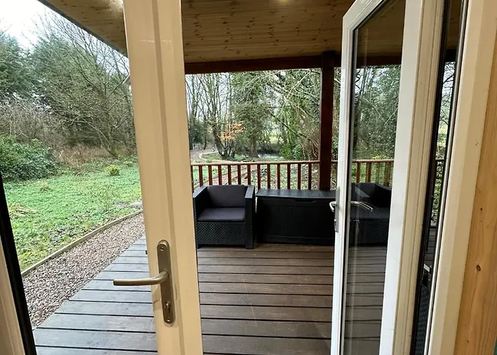 The Secret Garden - Hot Tub North Coast Stay