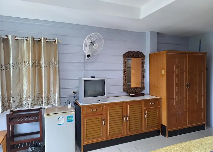 Phonsomboon Guesthouse