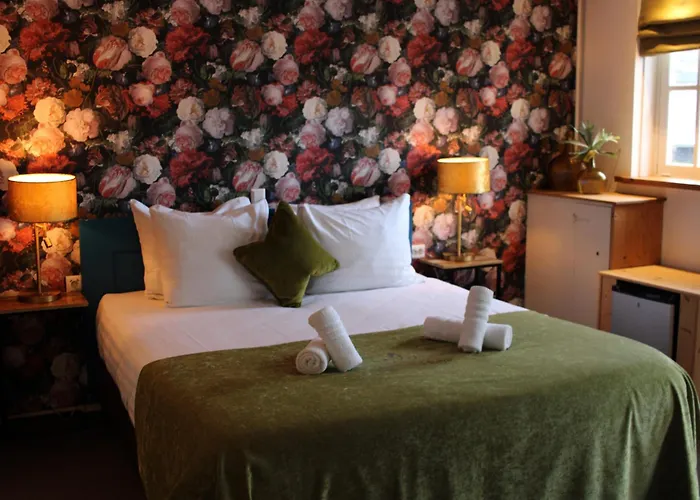 Hotel West Inn