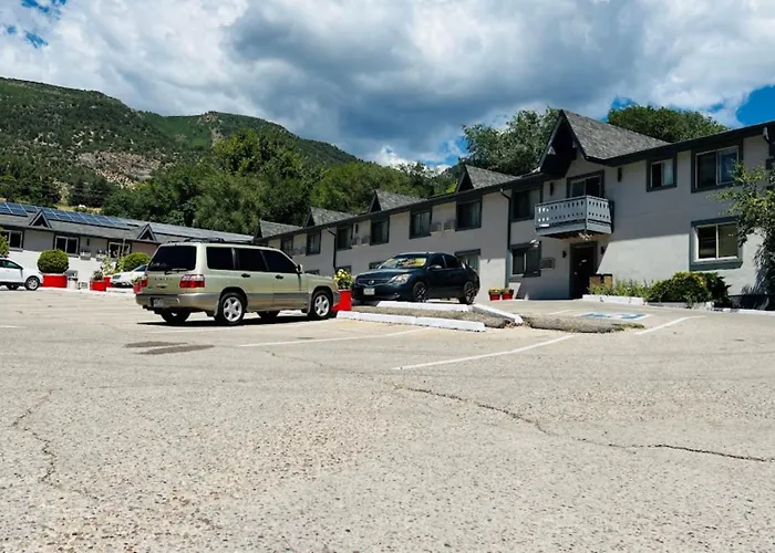 Adventure Inn - Glenwood Springs
