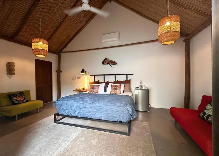 Curiol Boutique Hotel & Lounge