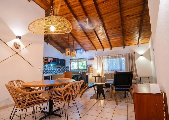 Curiol Boutique Hotel & Lounge