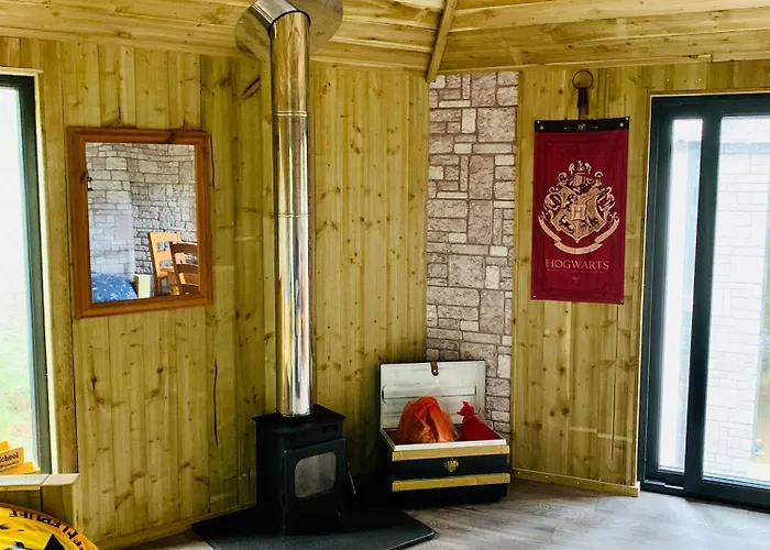 Hagrids Hut - Off Grid Cabin - No Electricity Or Running Water