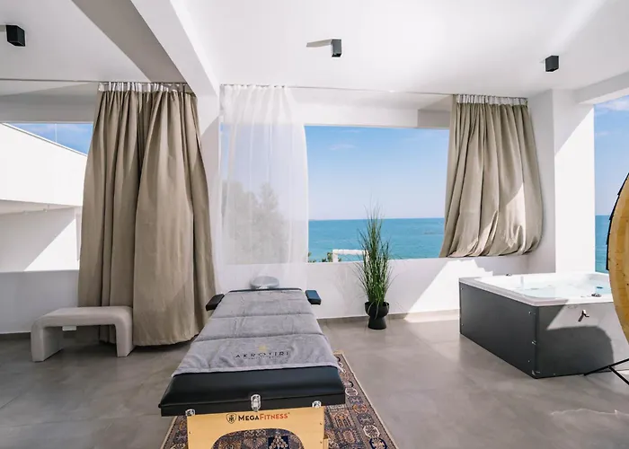 Akrotiri Olympus Luxury Suites - Adults Only