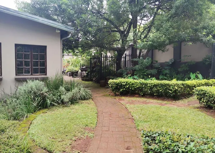 Sanloo Manor Guesthouse