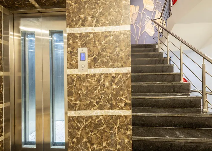 Hotel Cosmo Near BLK Hospital Karol Bagh