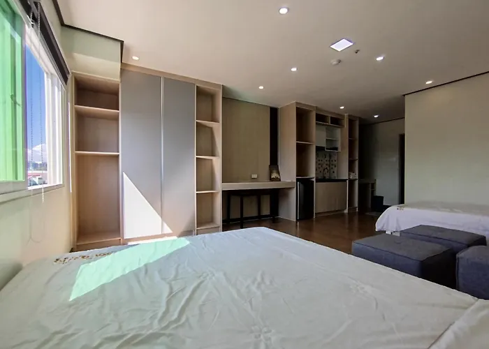 Emmaus condotel