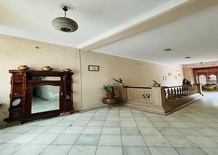 Hotel Karan Villas