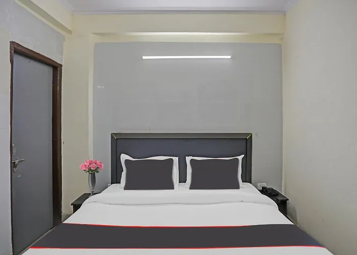 Collection O Hotel Marina