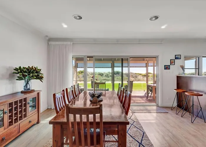 Sandpiper Retreat - Breathtaking Beachfront Panorama
