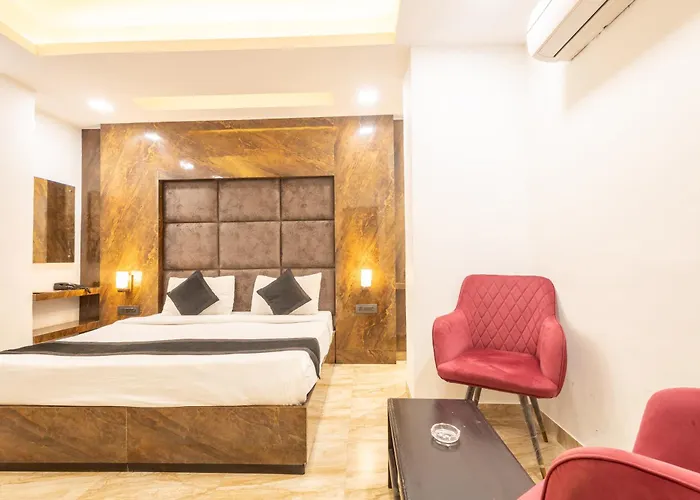 Hotel Cosmo Near BLK Hospital Karol Bagh