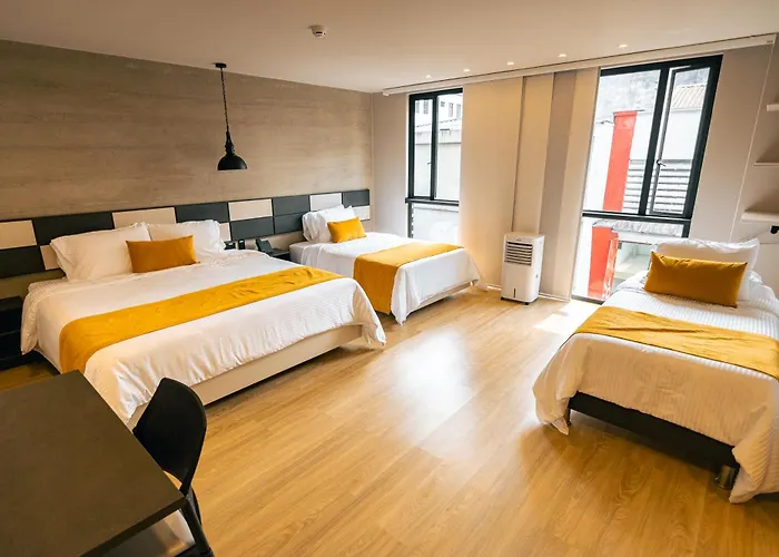 Balmoral Plaza Hotel