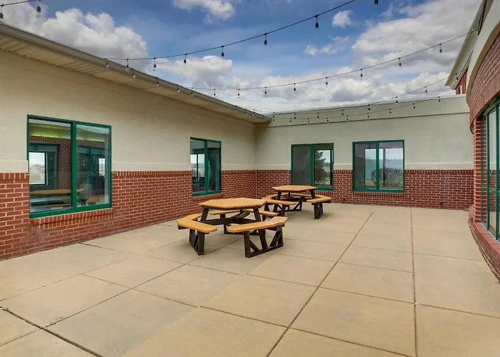 Holiday Inn Express & Suites Bryan-Montpelier By Ihg