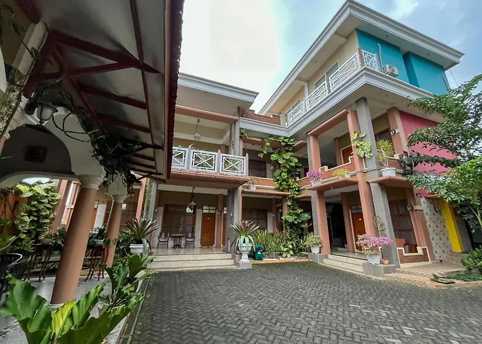 Urbanview Syariah Hotel Kanigara Batu