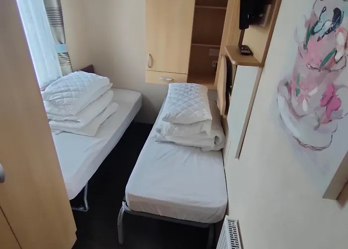 M&C Caravan Hire Sunnysands