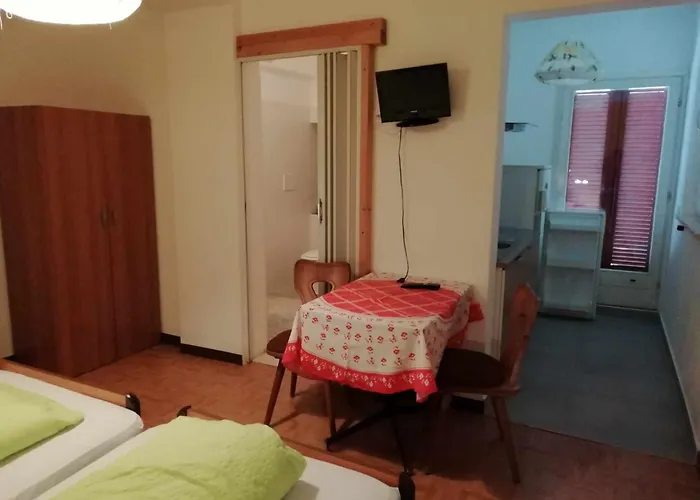 Pension Flora