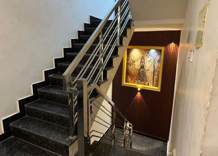 Hotel Pearl Inn