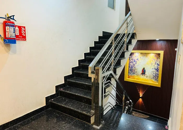 Hotel Pearl Inn