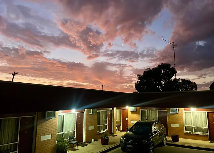 Century Motor Inn, Finley