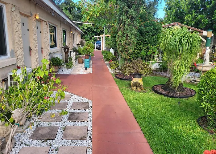 Barefoot Mailman Motel