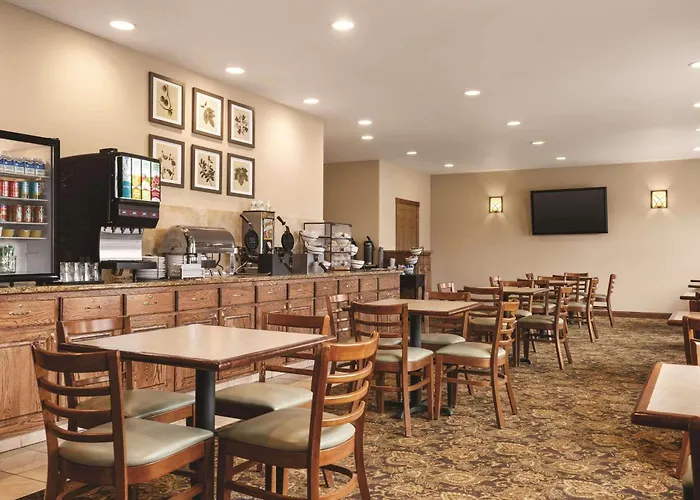 Country Inn & Suites By Radisson, Forest Lake, Mn