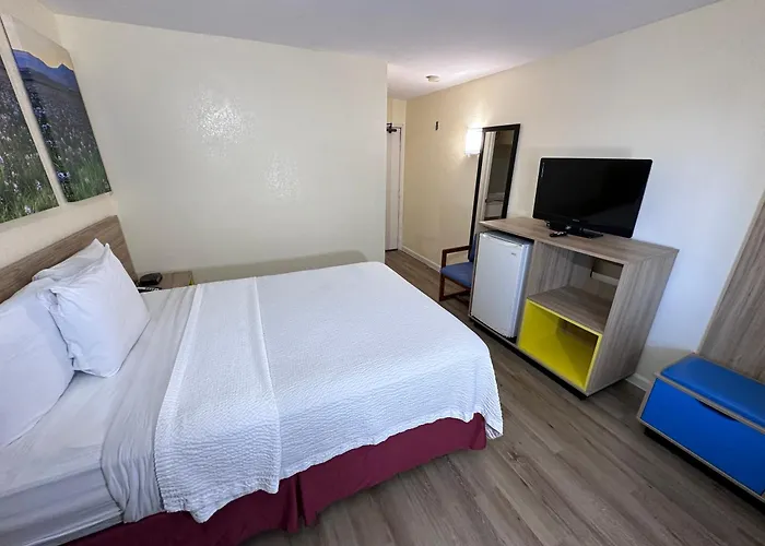 Days Inn By Wyndham San Marcos