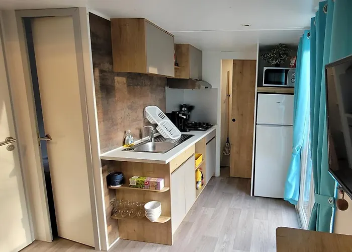 Camping Aux Portes De Cassis - Hotellerie De Plein Air