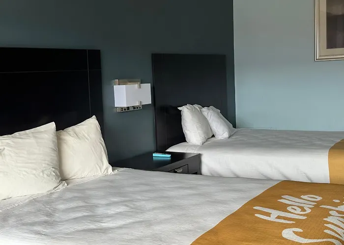 Red Carpet Inn & Suites - Danville