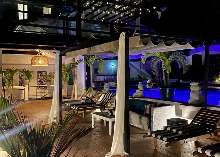 Boutique Beachfront Hotel On Isla Contadora